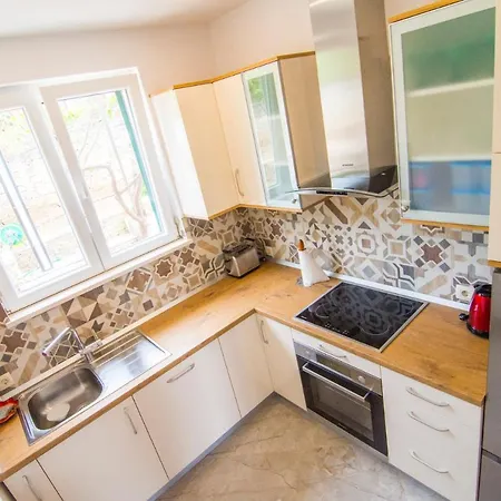 Seaview Holiday home *